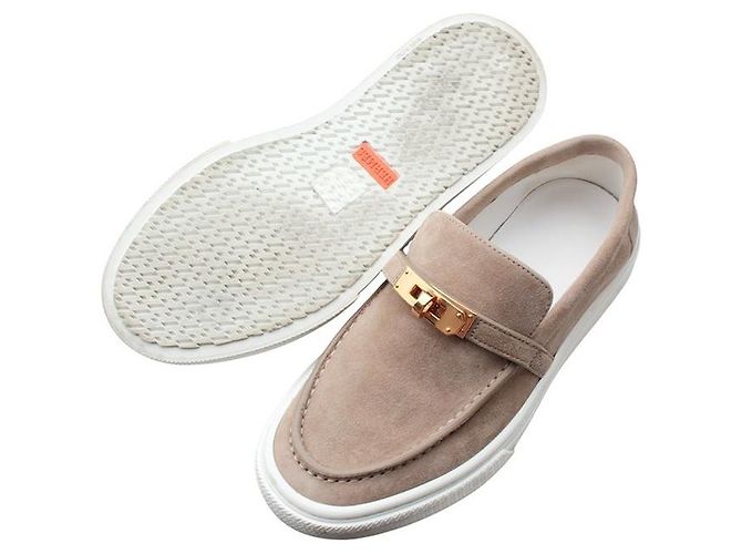 Hermès Kelly Loafer aus taupefarbenem Wildleder und Roségold Braun - Ansicht 4