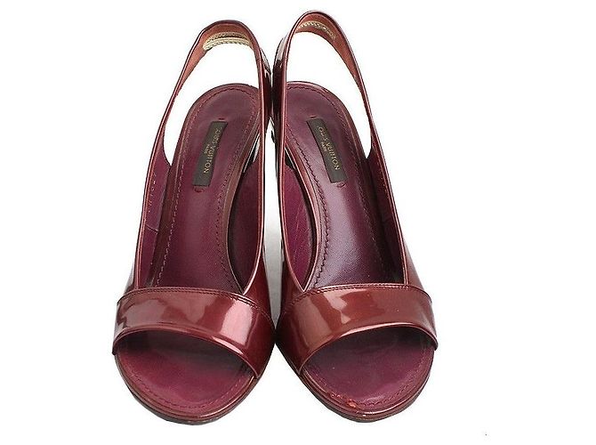 Louis Vuitton Scarpe slingback in vernice bordeaux Rosso - vista 2