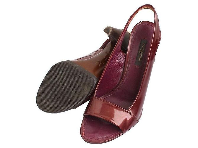 Louis Vuitton Scarpe slingback in vernice bordeaux Rosso - vista 3