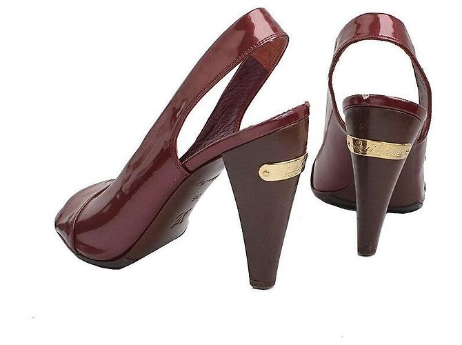 Louis Vuitton Scarpe slingback in vernice bordeaux Rosso - vista 4