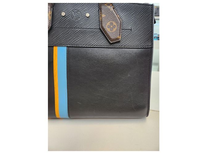 Louis Vuitton Borsa a Spalla City Steamer MM Dot Nero - vista 21