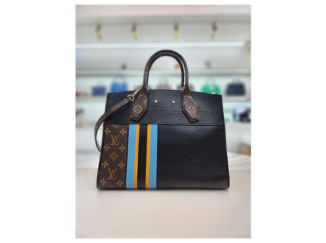 Louis Vuitton Borsa a Spalla City Steamer MM Dot Nero - vista 6