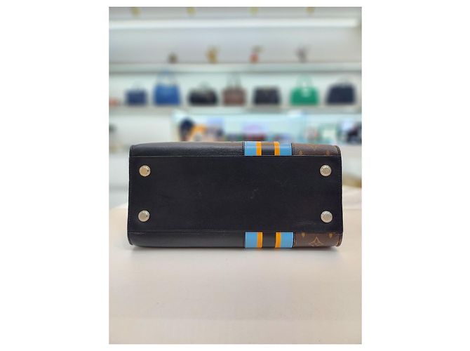 Louis Vuitton Borsa a Spalla City Steamer MM Dot Nero - vista 7