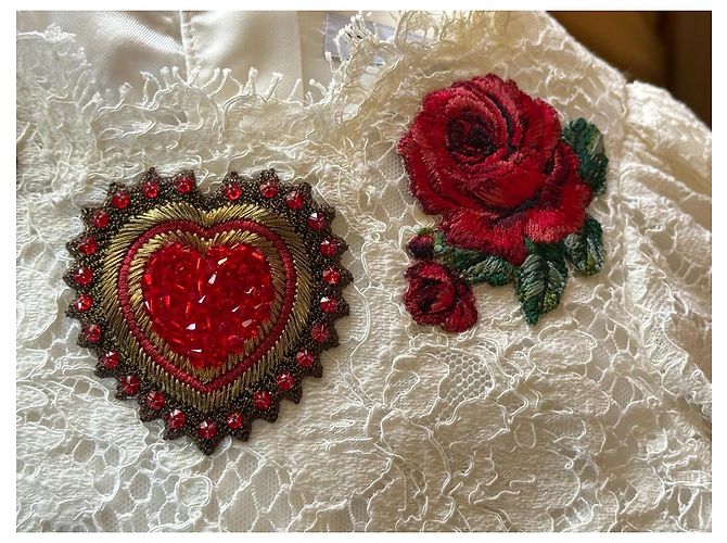 Dolce & Gabbana Robe en dentelle blanche brodée roses Rouge - vue 13