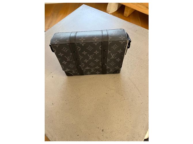 Louis Vuitton Soft Trunk Messenger Monogram Eclipse Schwarz - Ansicht 2
