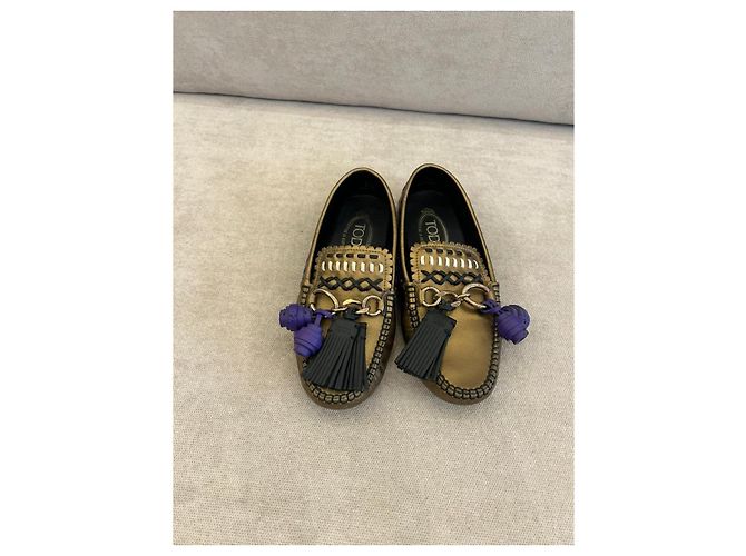 Mocassini Tod's Gommino in pelle dorata metallizzata D'oro - vista 3