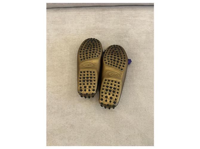Mocassini Tod's Gommino in pelle dorata metallizzata D'oro - vista 7