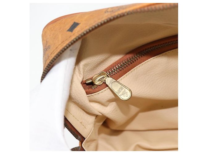 Clutch MCM Vicetos Logogram PVC Marrone Oro Auth BA12942 D'oro - vista 10