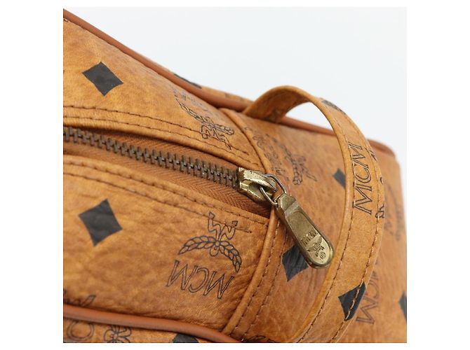 Clutch MCM Vicetos Logogram PVC Marrone Oro Auth BA12942 D'oro - vista 8