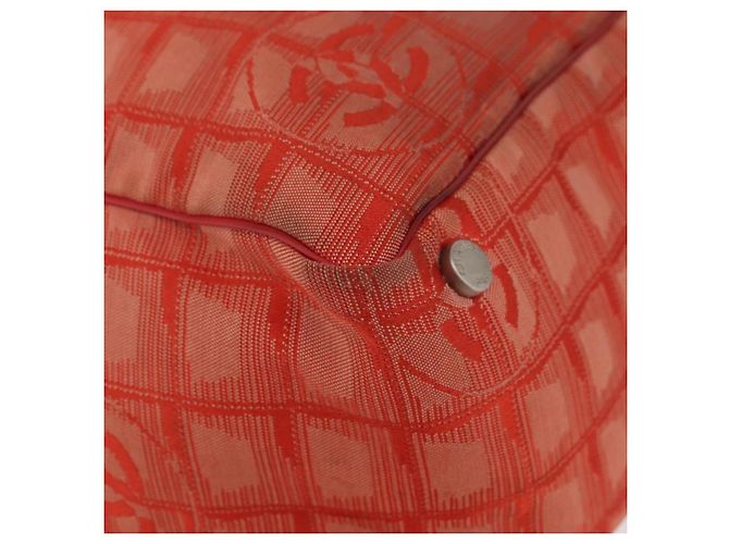 CHANEL Nuova Borsa Tote Travel in Nylon Rosso Argento CC Auth BA12813 - vista 10
