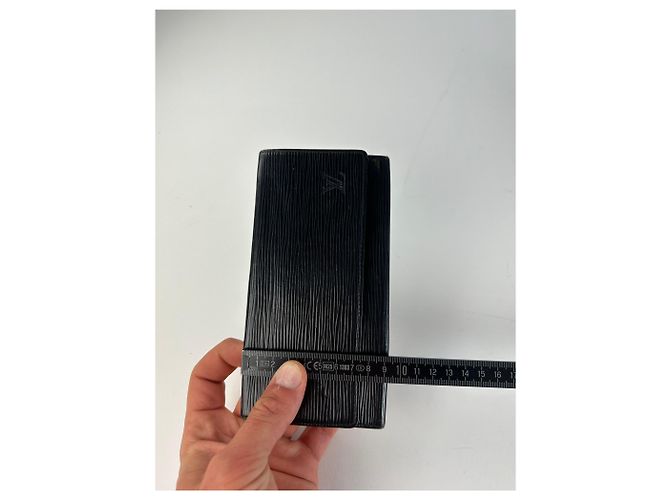 Slender Vintage Louis Vuitton Epi Leather Wallet Y2K Black Silver - view 11