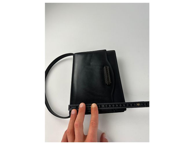 Vintage Givenchy Leder Schultertasche Y2K Schwarz Silber - Ansicht 11