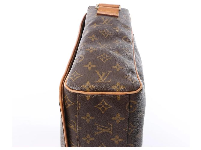 Bolsa Transversal Louis Vuitton Abbesses em Canvas Monogram Marrom M45257 - vista 7
