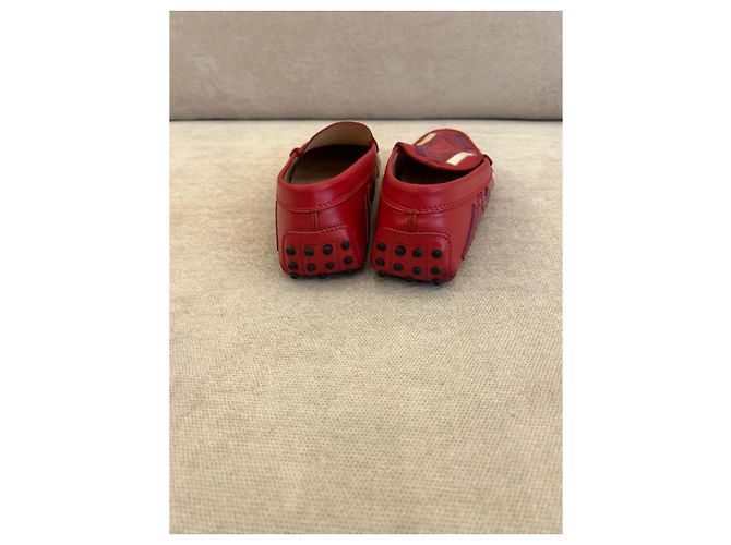 Mocassini Tod's Gommino in pelle rossa effetto coccodrillo Rosso - vista 2
