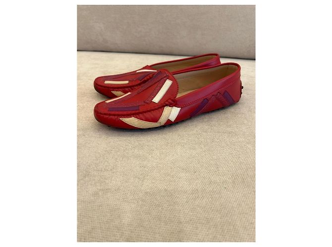 Mocassini Tod's Gommino in pelle rossa effetto coccodrillo Rosso - vista 4