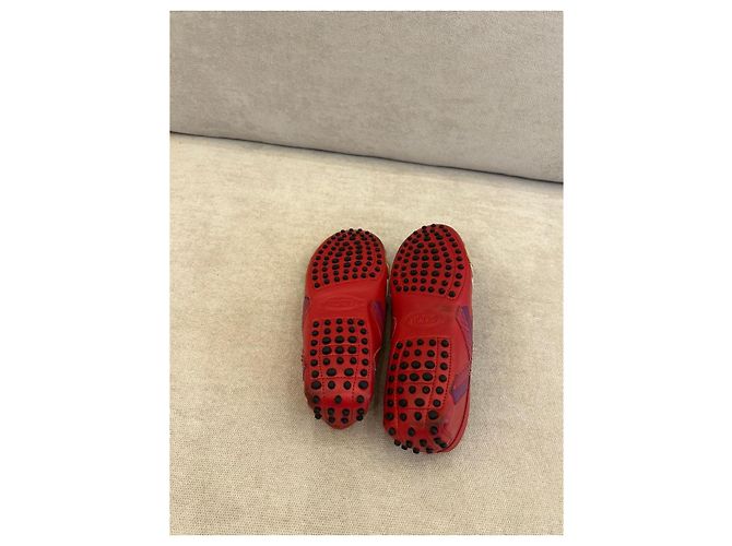 Mocassini Tod's Gommino in pelle rossa effetto coccodrillo Rosso - vista 8