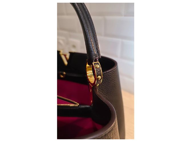 Louis Vuitton Capucines GM Borsa Pelle Granulata Nera Nero - vista 11