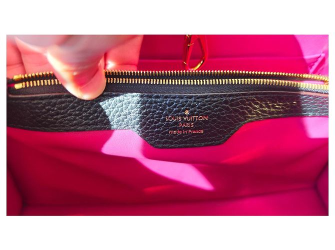 Louis Vuitton Capucines GM Borsa Pelle Granulata Nera Nero - vista 19