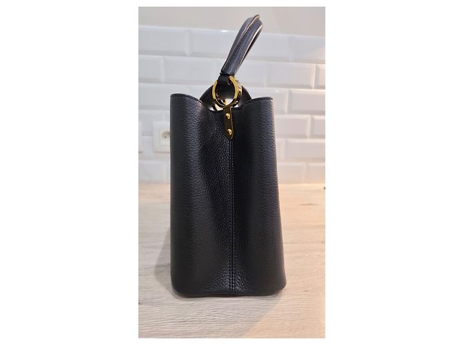 Louis Vuitton Capucines GM Borsa Pelle Granulata Nera Nero - vista 4