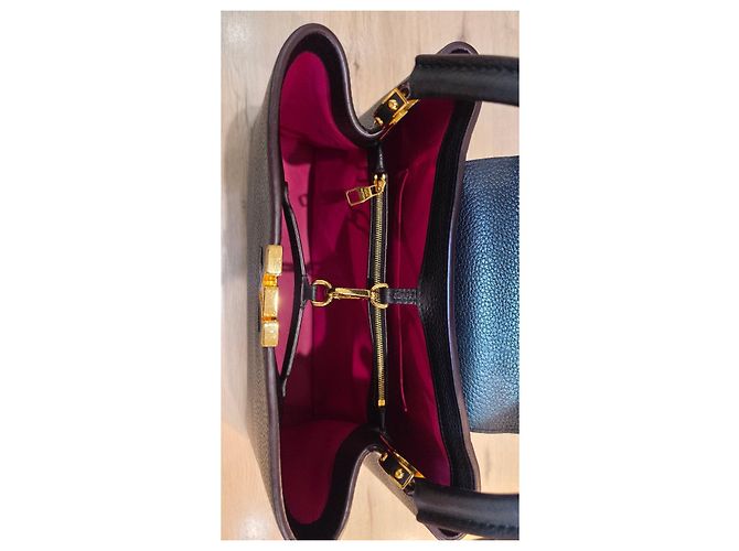 Louis Vuitton Capucines GM Borsa Pelle Granulata Nera Nero - vista 6
