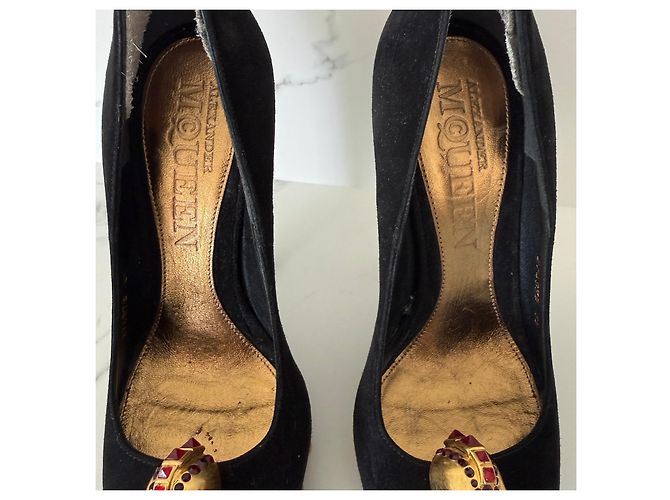 Alexander McQueen Punk Skull Wildleder Pumps Schwarz - Ansicht 3