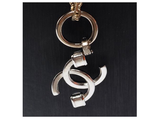 Gioielli CHANEL CC in Metallo Dorato - 103523 D'oro - vista 4