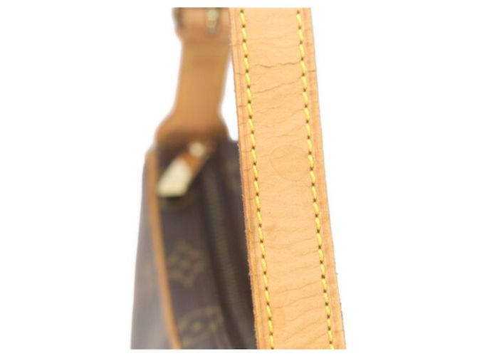 Borsa a tracolla Louis Vuitton Monogram Pochette Croissant Beige - vista 8