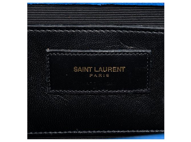 Borsa a tracolla Kate con nappa in scamosciato blu monogramma misura Medium di Saint Laurent - vista 5