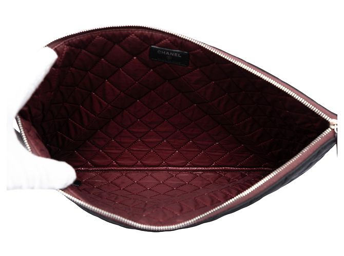 Clutch Chanel Black Large Quilted Nylon O Case Nero - vista 4