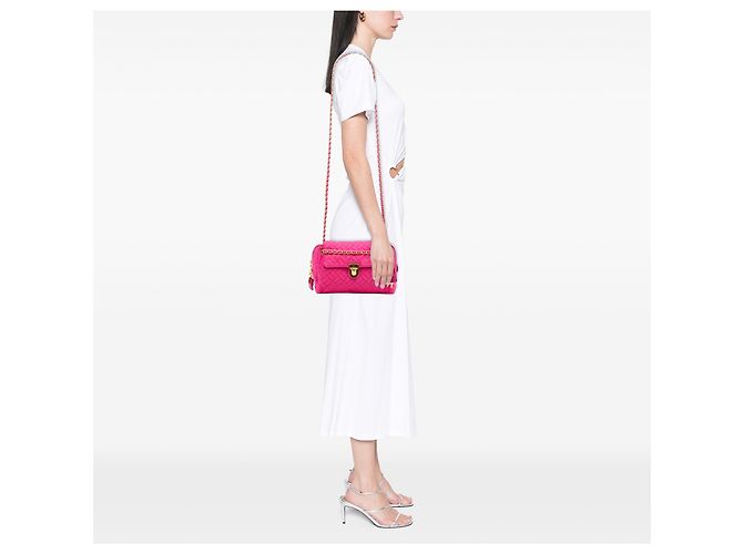 Prada Sac bandoulière en tissu matelassé rose avec chaîne - vue 6