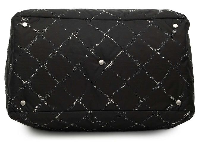 Borsa da viaggio in nylon Chanel Black Old Travel Line Nero - vista 3