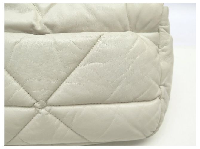BOLSA DE MÃO PRADA SPECTRUM EM COURO NAPPA COM ALÇA DE CORRENTE DOURADA Cru - vista 18