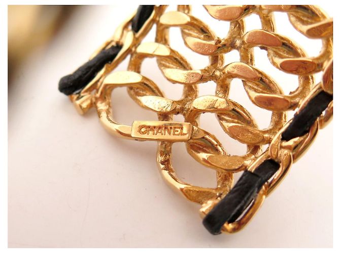 BRACCIALE VINTAGE CHANEL MANCHETTE CHAINE & CUIR ENTRELACE METAL DORE CUFF BANGLE D'oro - vista 5