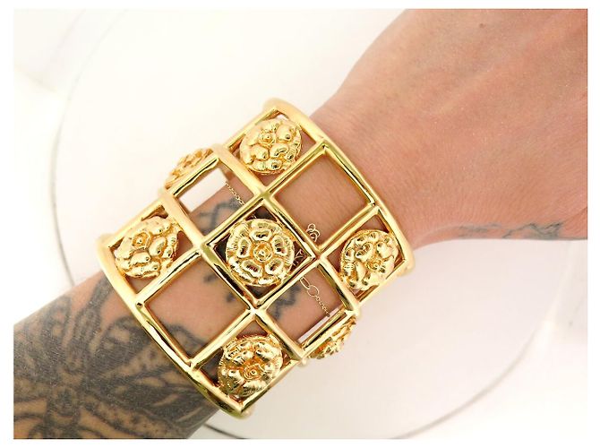 BRACCIALE VINTAGE CHANEL MANCHETTE CAGE CAMELIAS IN METALLO DORATO GOLD BANGLE CUFF D'oro - vista 6