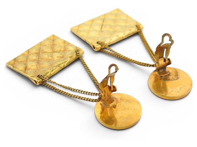 ORECCHINI CHANEL MEDAILLON CC PENDANT CHARM TIMELESS CLIPS D'oro - vista 5