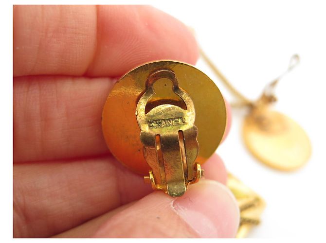 ORECCHINI CHANEL MEDAILLON CC PENDANT CHARM TIMELESS CLIPS D'oro - vista 6