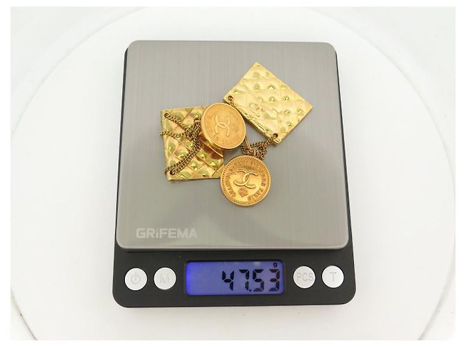 ORECCHINI CHANEL MEDAILLON CC PENDANT CHARM TIMELESS CLIPS D'oro - vista 7