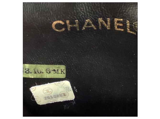 Beauty case Chanel Quilted Accent in pelle di agnello nero - vista 8