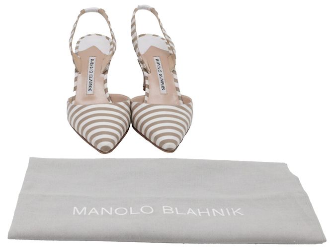 Manolo Blahnik Carolyne spitze Slingback-Pumps aus beigem Canvas - Ansicht 9