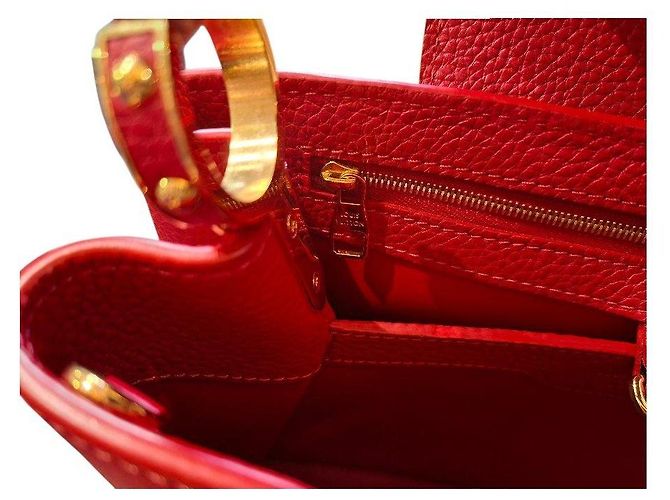 Louis Vuitton Capucines Borsa in Pelle Taurillon Rossa Rosso - vista 14