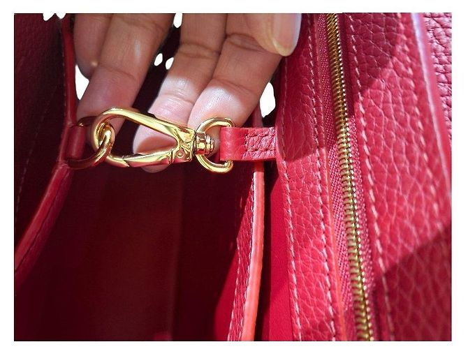 Louis Vuitton Capucines Borsa in Pelle Taurillon Rossa Rosso - vista 16
