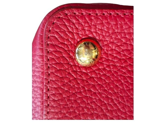 Louis Vuitton Capucines Borsa in Pelle Taurillon Rossa Rosso - vista 3