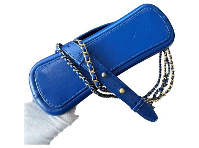 Chanel Gabrielle Borsa a Tracolla in Pelle Blu - vista 3