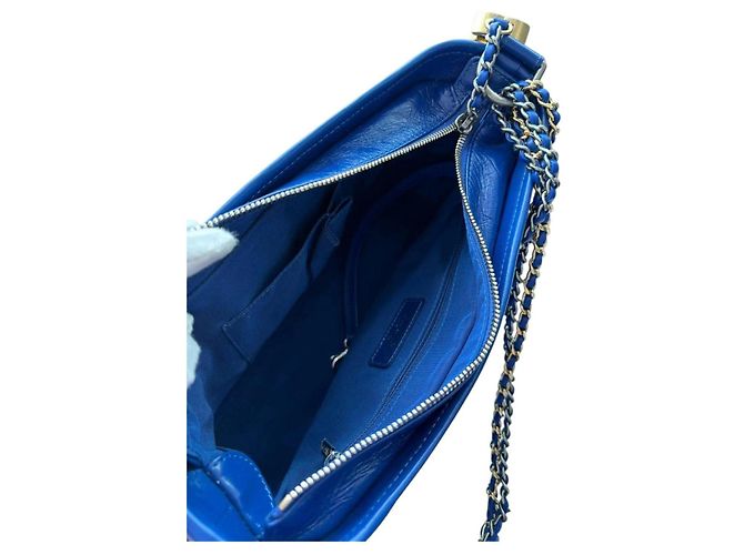 Chanel Gabrielle Borsa a Tracolla in Pelle Blu - vista 4