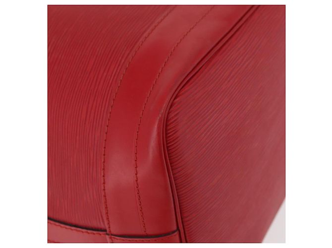 Borsa a tracolla LOUIS VUITTON Epi Noe Rosso M44007 LV Auth 180369A - vista 15