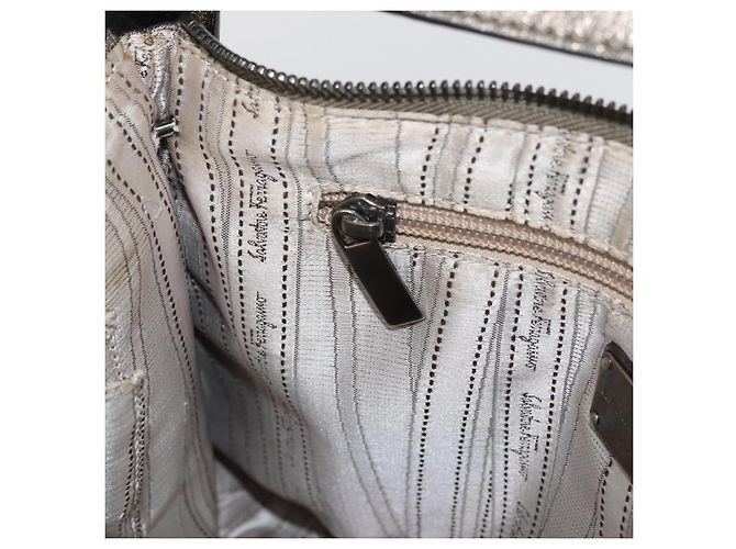 Borsa a tracolla Salvatore Ferragamo Gancini in pelle argento Auth BA12795A - vista 21