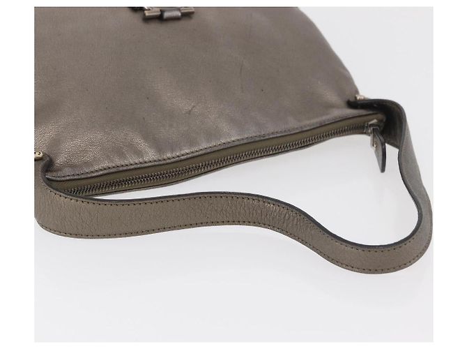 Borsa a tracolla Salvatore Ferragamo Gancini in pelle argento Auth BA12795A - vista 7