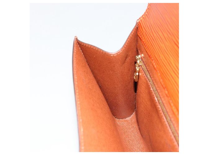 Clutch LOUIS VUITTON Epi Art Deco Marrone M52633 LV Auth BA12822 - vista 19
