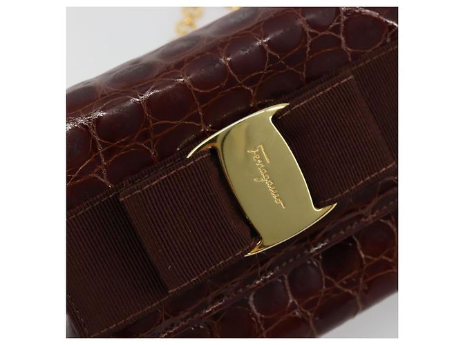 Borsa a catena Vara Ribbon in pelle Bordeaux e Oro Salvatore Ferragamo Auth 180672 - vista 17