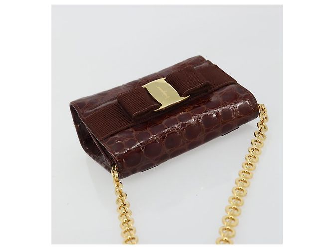 Borsa a catena Vara Ribbon in pelle Bordeaux e Oro Salvatore Ferragamo Auth 180672 - vista 6